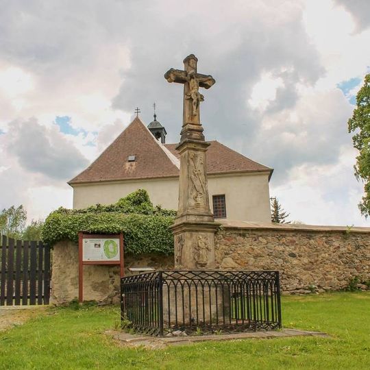 Kříž v Jedlové před hřbitovem