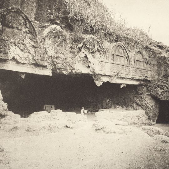 Talaja Caves