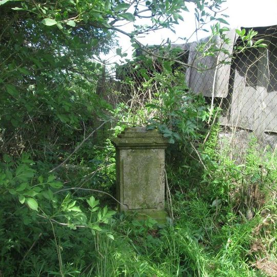 Kříž jihozápadně od Úterý