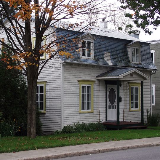 696, boulevard Louis-XIV