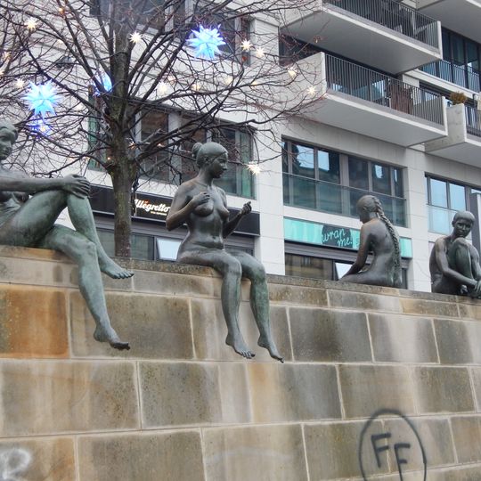 Drei Mädchen und ein Knabe