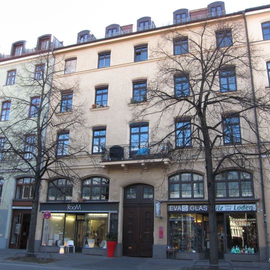 Wohn- und Geschäftshaus