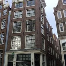 Oudezijds Voorburgwal 2, Amsterdam