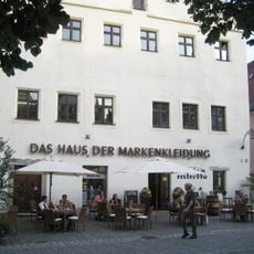 Wohn- und Geschäftshaus, jetzt Kaufhaus