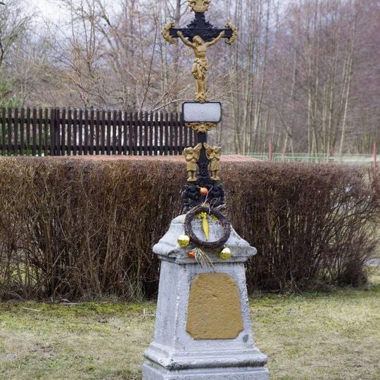 Kříž na návsi v Podbořanském Rohozci