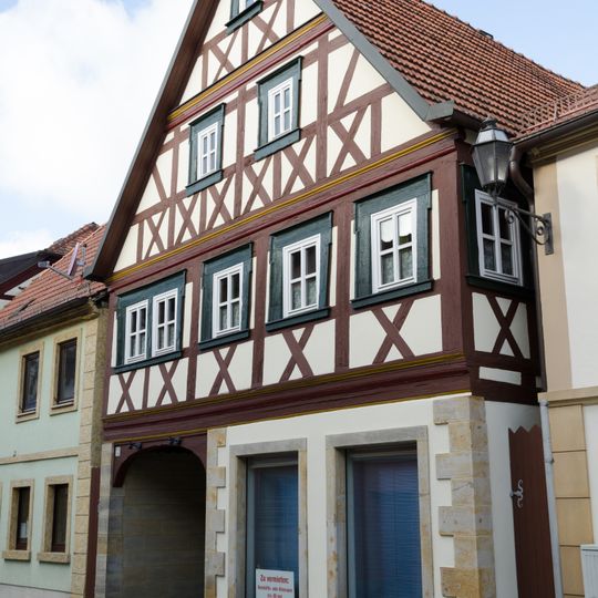 Wohn- und Geschäftshaus