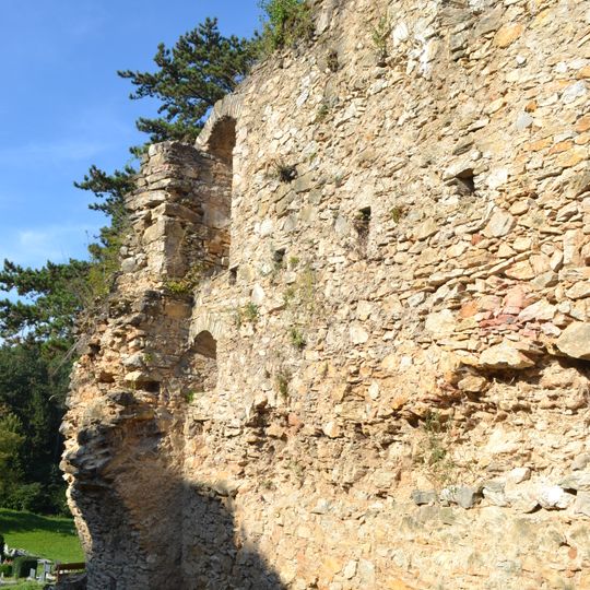 Hrad Divín, Divínsky hrad, bašta východná