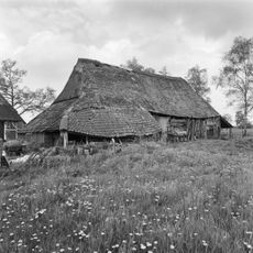 Boerderij met achterbaander, schuur