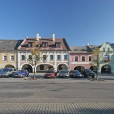 Dům čp. 55 s pamětní deskou umělců Umlaufových