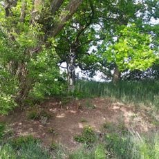 Kříž západně od Krakovčic