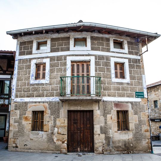 Casa Askatasunaren Enparantza 9