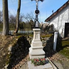 Kříž na návsi Zbinohy