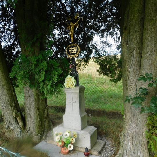 Kříž u cesty západně od Háje