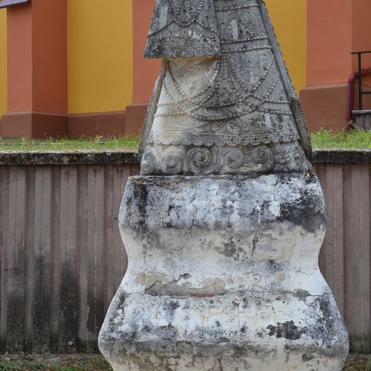 Madona s dieťaťom, podstavec-kópia