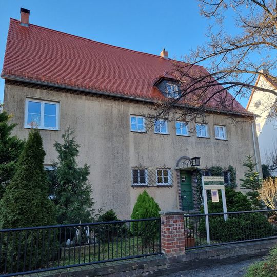 Wohnhaus Friedrich-Engels-Platz 4