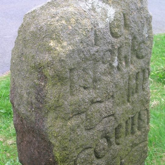 Milestone, E of Cowling