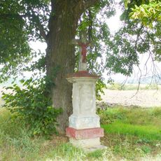 Kříž v ulici Na Vilouni v Třebívlicích