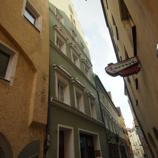 Wohn- und Geschäftshaus