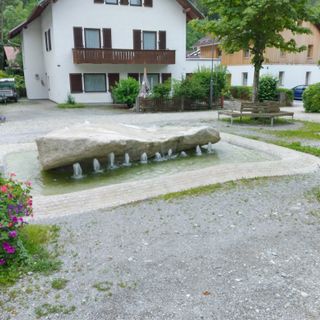 Brunnen am Dorfplatz Bad Faulenbach