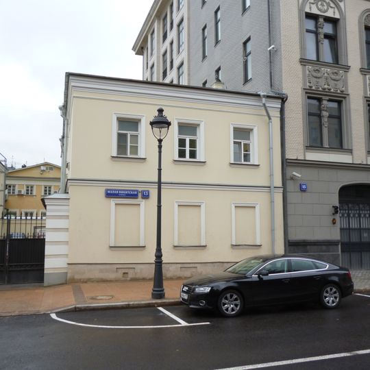 Хозяйственный флигель