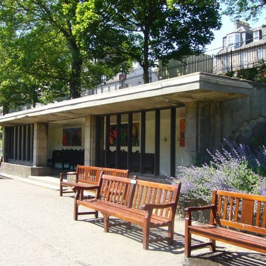 Edinburgh, West Princes Street Gardens, Shelters