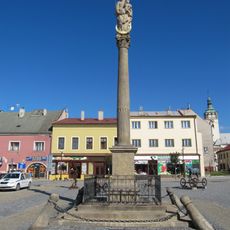 Sloup se sochou Panny Marie