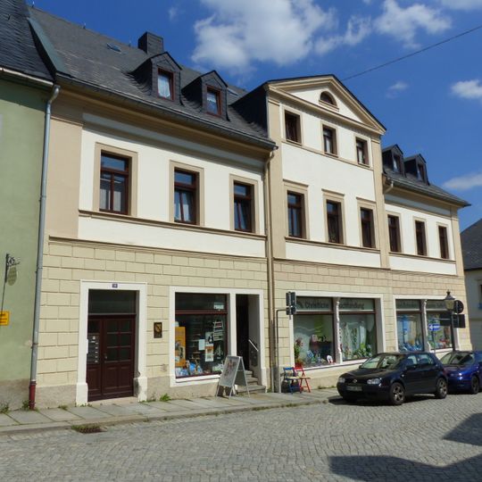 Wohnhaus in Ecklage und in geschlossener Bebauung Zschopauer Straße 10