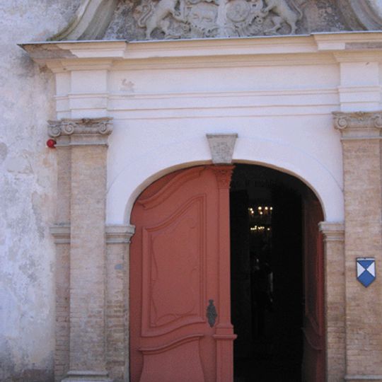 Portāls un durvju vērtnes