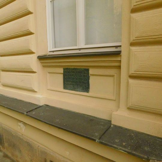 Pamětní deska zabrání školy vojskem za 2. světové války v Havlíčkově Brodě