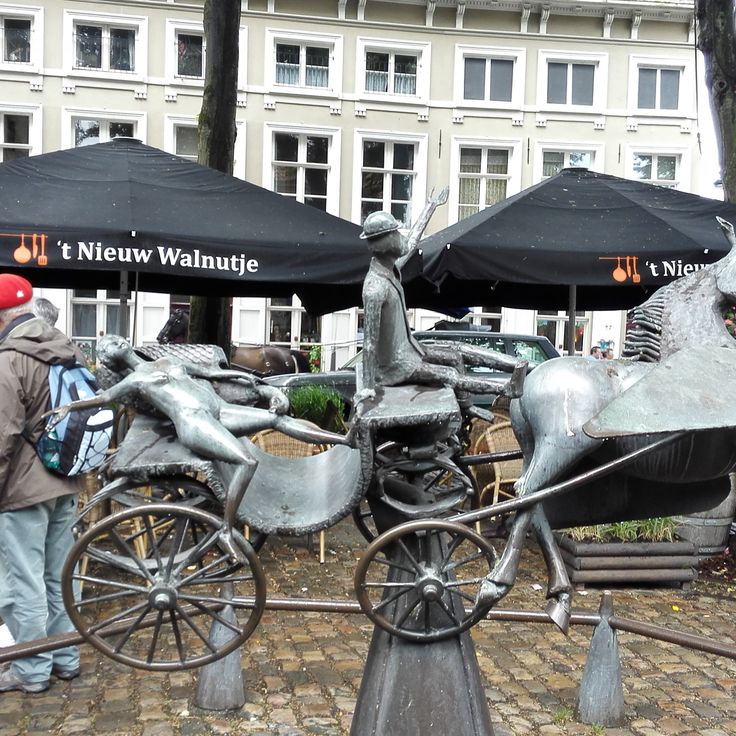 Zeus, Leda, Prometheus and Pegasus Visit Bruges