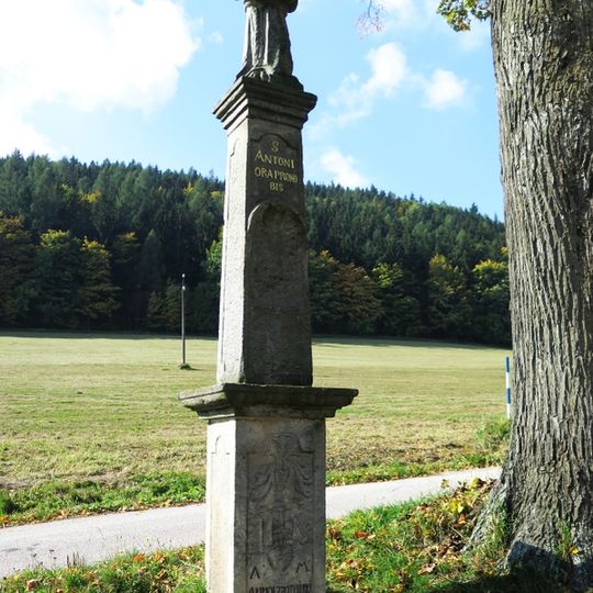 Sloup se sochou svatého Antonína Paduánského s Ježíškem