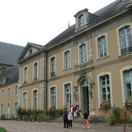 Saint-Pierre de la Couture Abbey