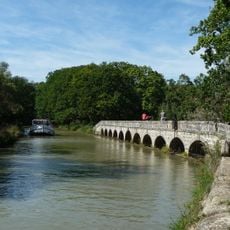 Argent-Double Aqueduct