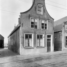 Dorpsstraat 32, Goudswaard