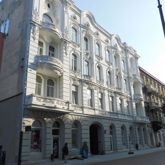 Kamienica przy ulicy Jaracza 4