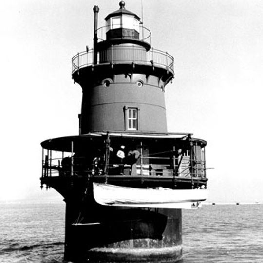 Newport News Middle Ground Light