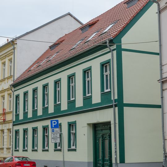 Wohnhaus in halboffener Bebauung Zwingerstraße 41