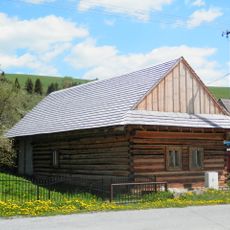 Ľudový dom s hospodár. časťou