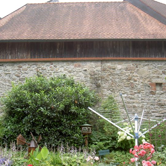 Erdgeschossiges Halbwalmhaus