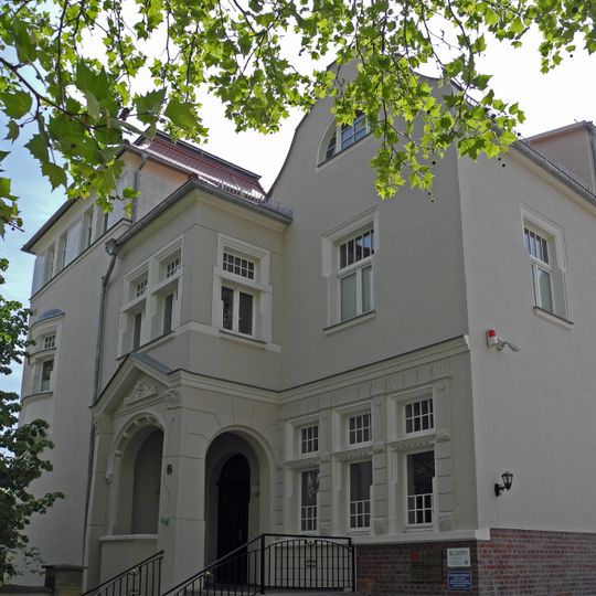 Dr.-Rudolf-Friedrichs-Straße 6