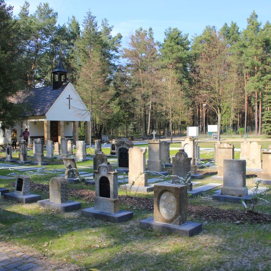 Sorbische Grabsteine in Rohne/Rowno