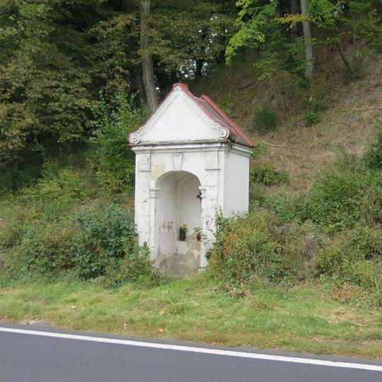 Kaplička u silnice v Horní Kamenici