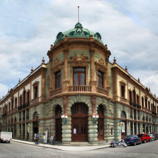 Teatro Macedonio Alcalá