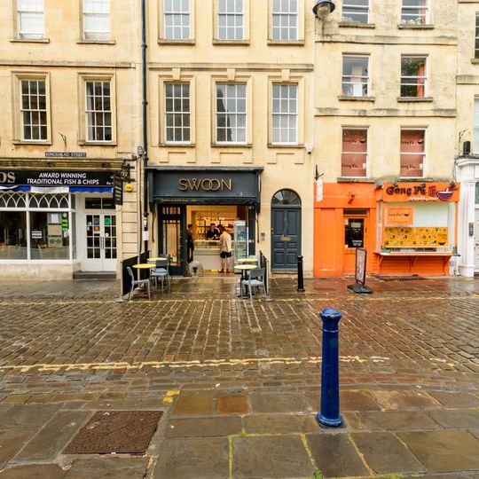 15, Kingsmead Square