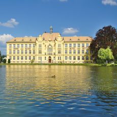 Budova Gymnázia Jana Opletala