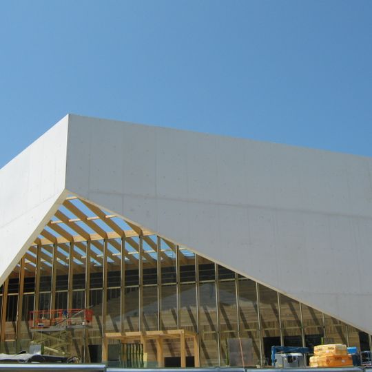 Carlos Santamaría center