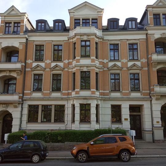 Mietshaus in geschlossener Bebauung Humboldtstraße 10