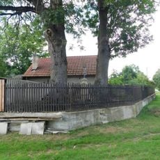 Kříž u domu čp. 10 v Děkančicích