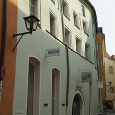 Wohn- und Geschäftshaus