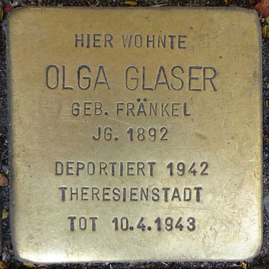 Stolperstein en memoria de Olga Glaser
